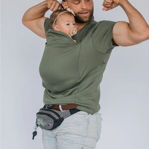 Green Fitted Short Sleeve Tee with V-Neck